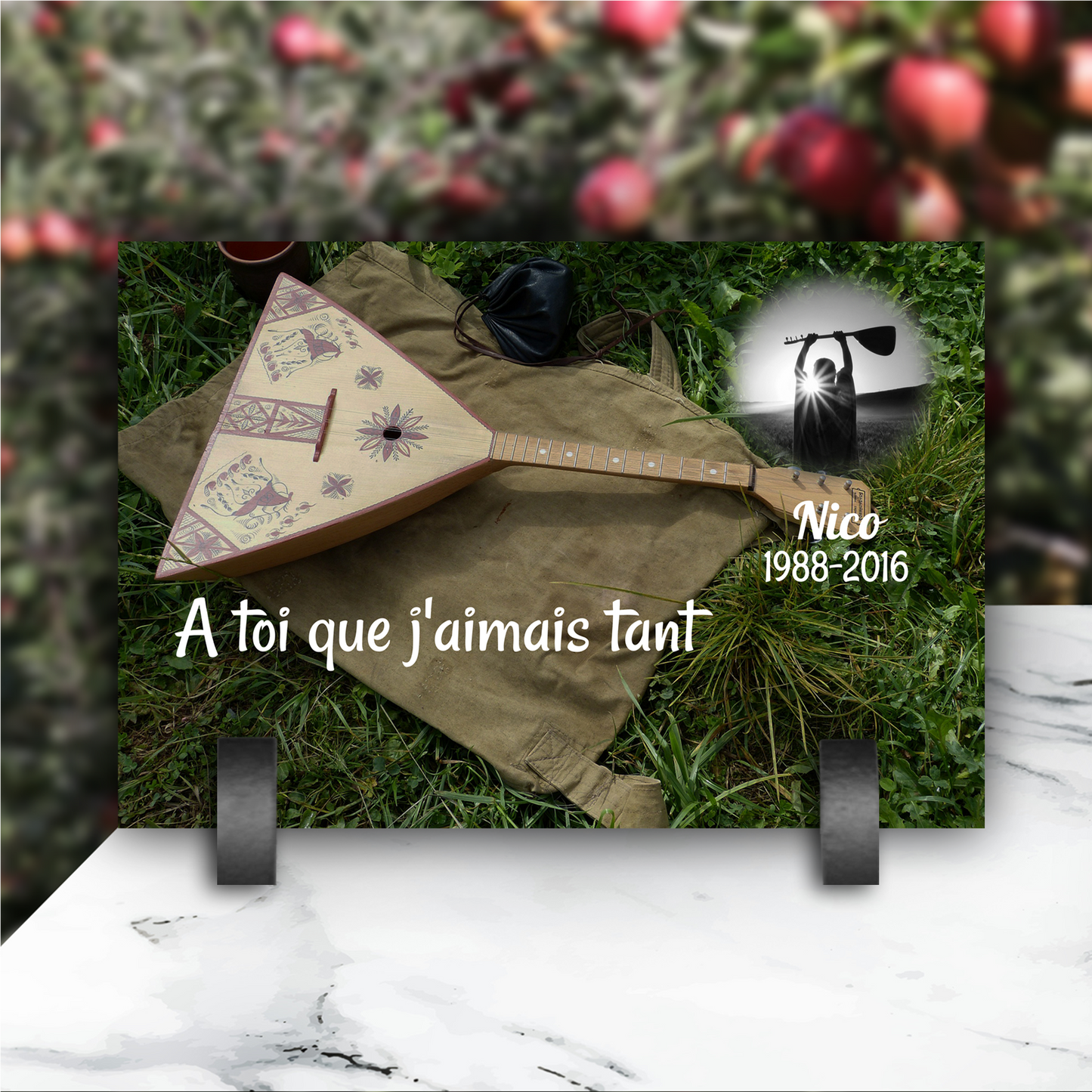 Plaque Funéraire Balalaïka