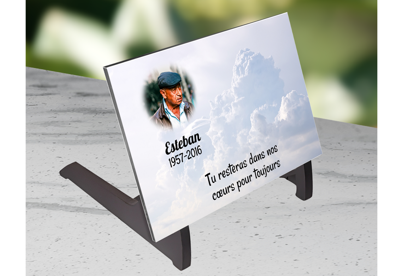 Plaque Funéraire Fond Nuageux
