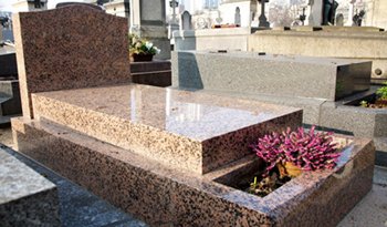 Critères pour choisir une pierre tombale